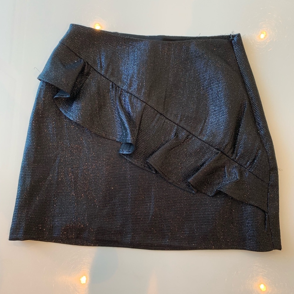 🔴 Zara Shiny Mini Skirt